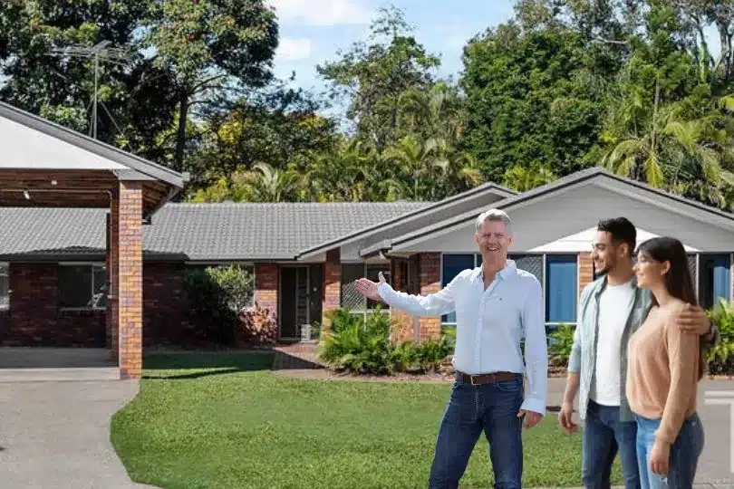 Buyers Agent with clients Buyers Agent Joerg Mueller with Clients