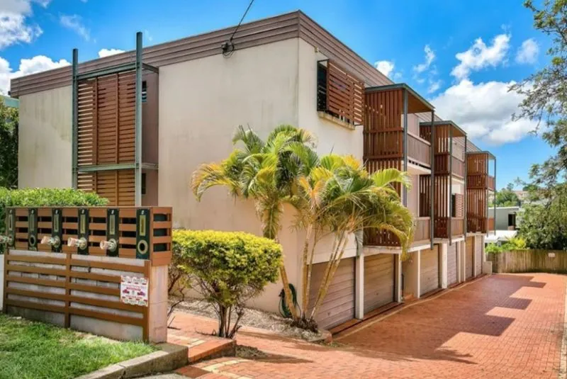 Off-Market Apartment in Ascot